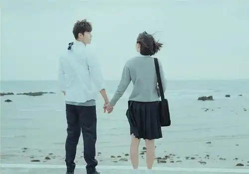 甜蜜美好想见你情侣图片_李子维黄雨萱穿越恋爱