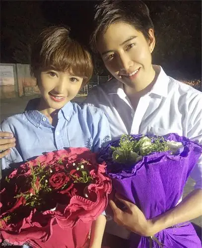 分手多年终于恋爱了,毛晓彤恋爱曝光,原来是他呀!