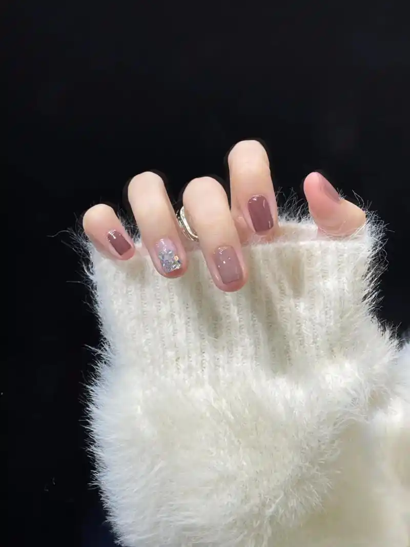 秋冬感满满的一组跳色美甲