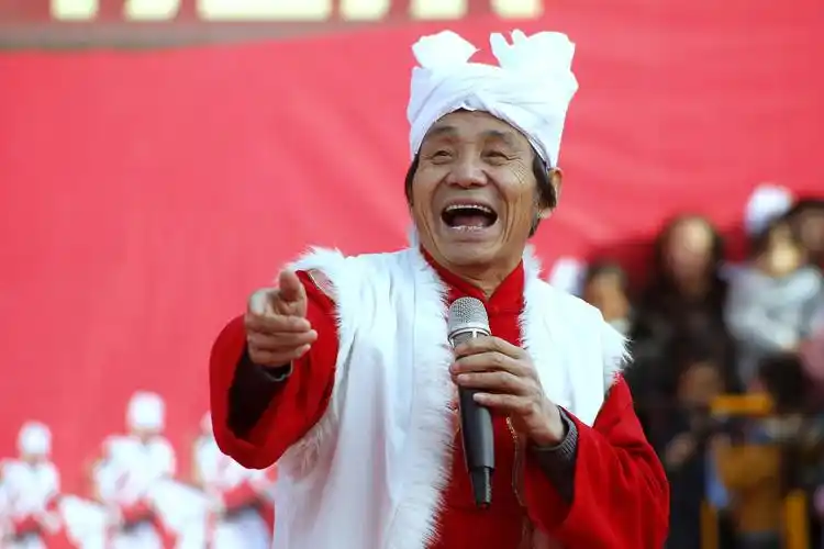 陕北民歌歌王王向荣