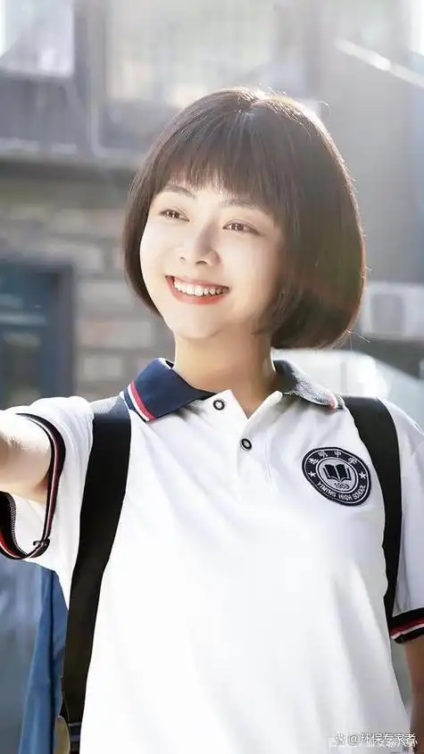 今天,就让我们一起回顾一下谭松韵从15岁到33岁在荧幕上的变化