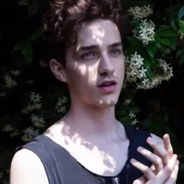 帅气欧美男生头像高清好看的微信头像欧美男生帅气