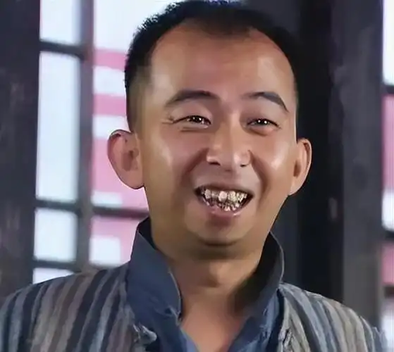 演员巨兴茂丑到"极致",7年赚上亿,娶小15岁娇妻幸福美满