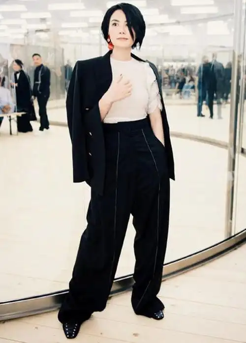 王菲,一个不食人间烟火的存在,却曾是把时尚穿搭玩得最溜的人