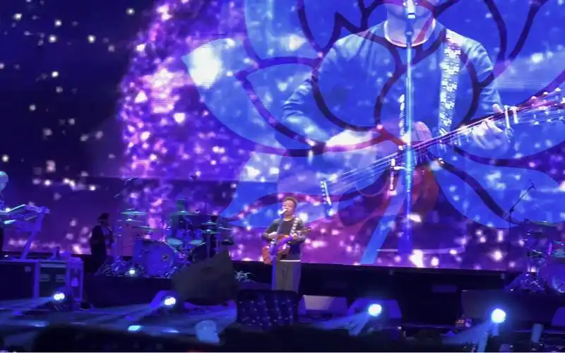 没有什么能够阻挡 你对自由的向往-许巍-蓝莲花-神级现场全场大合唱