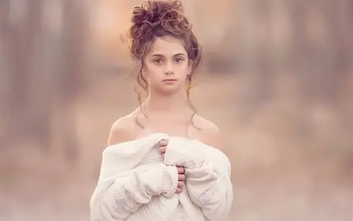 可爱的小女孩,发型,白色礼服 壁纸 - 1280x800