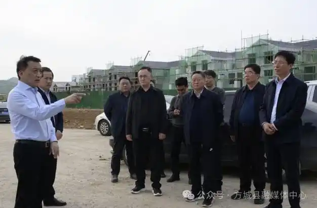 方城县委书记段文汉到重点项目建设一线现场办公