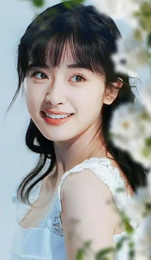 她主动加了沈月的微信,两人是老乡,录《怦然心动20岁》时建立了友谊