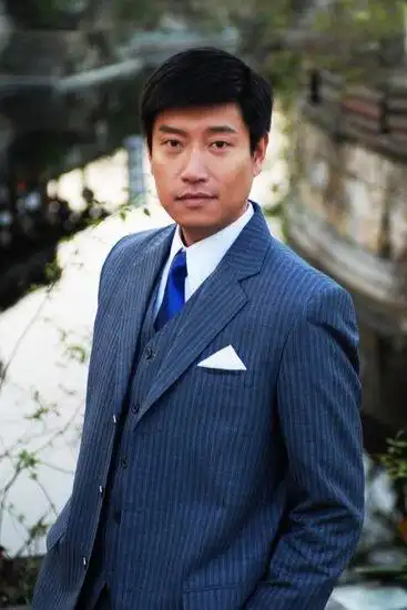 年代戏《宁为女人》热播 张鹰诠释完美好男人