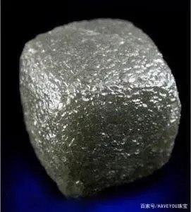 为什么天然金刚石和打磨后的钻石的形状差距很大?