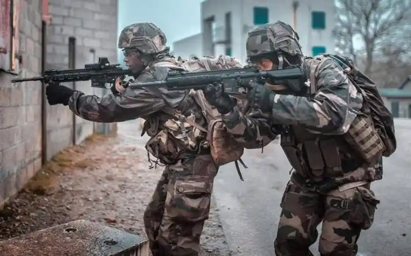 法国陆军特种部队2019宣传视频,这配乐总觉得要干点什么去.