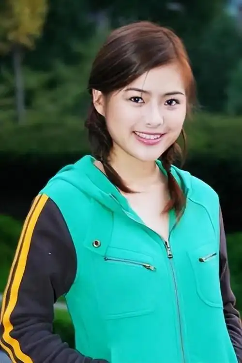 东方卫视主持人陈辰:我这辈子最正确的决定就是为小丈夫生孩子