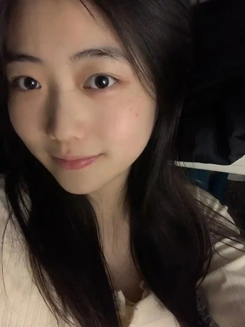 低像素  #素颜  发自拍了,我想说挺好看的,但是有点难看 - 抖音