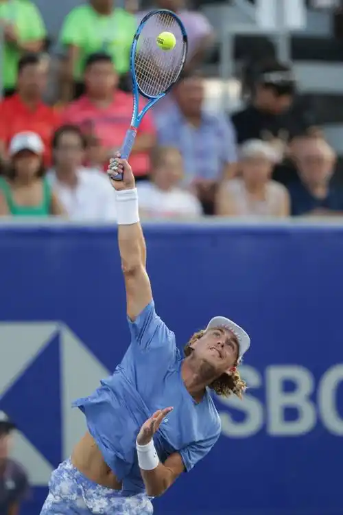 网球——墨西哥公开赛:蒂亚福首轮晋级