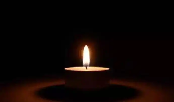 悲剧| 台商区摩托与皮卡相撞,一夫妻飞出10米远,当场一死一重伤!