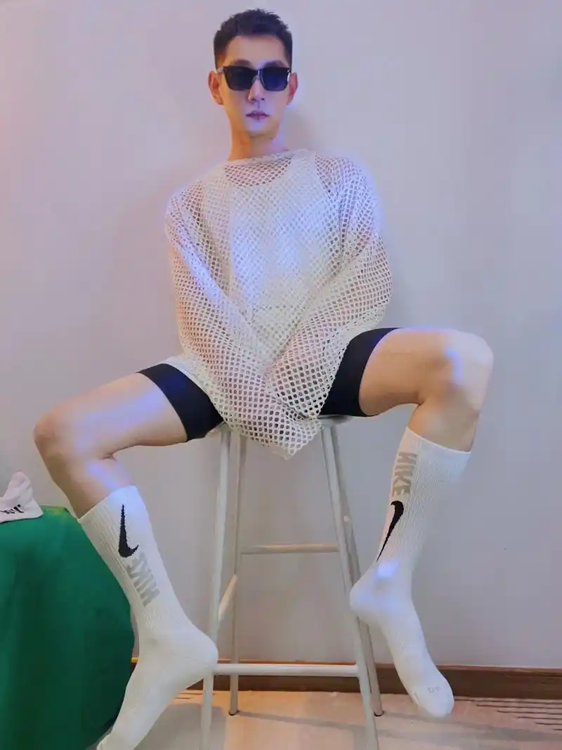 篮球男孩最爱的运动白袜|袜子分享.白色运动中筒袜真的太爱了  - 抖音