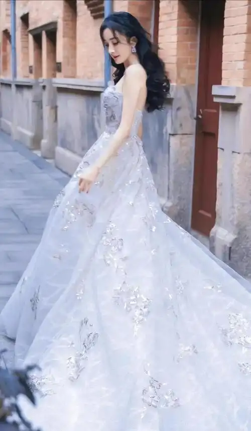 杨幂婚纱系列礼服美照