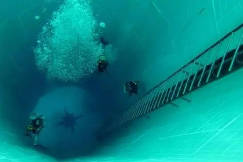 世界最恐怖的3个泳池|泳池|游泳池|水深_新浪新闻