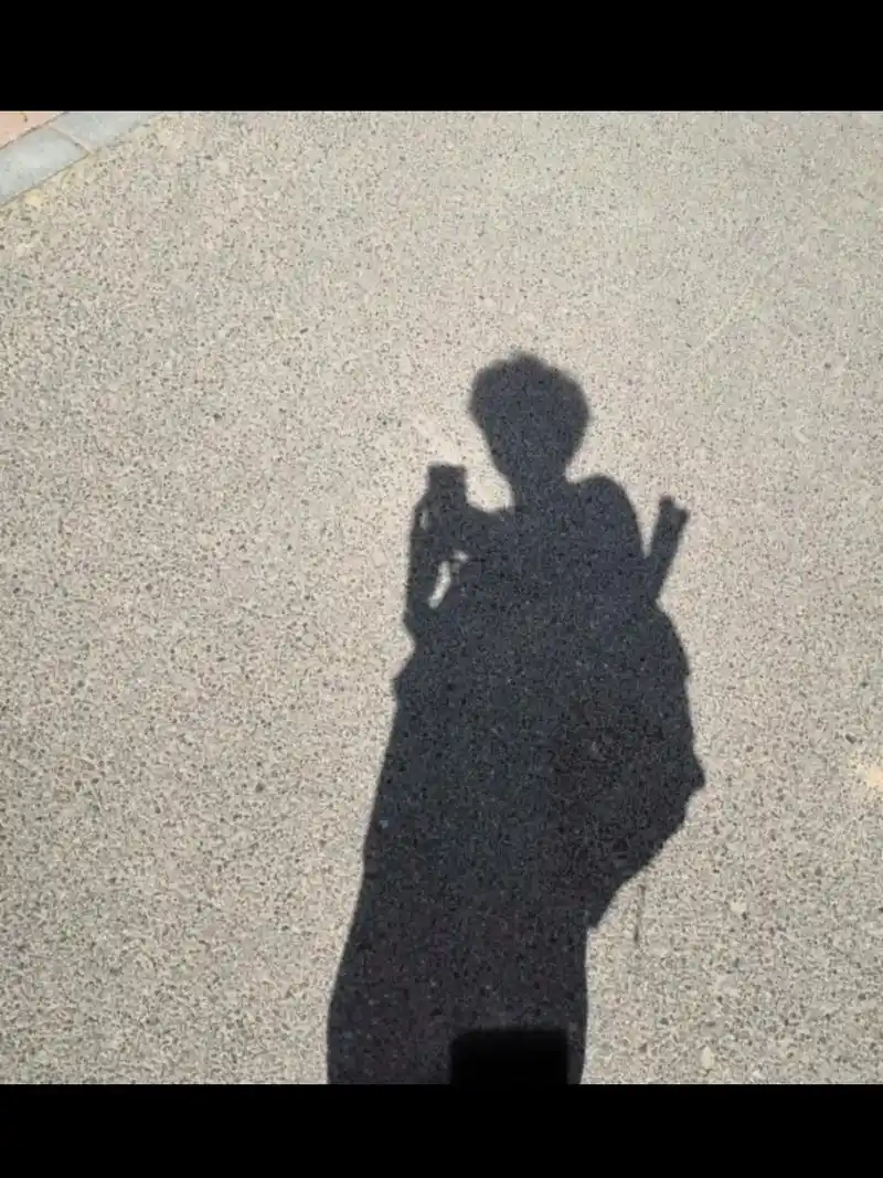 好看的人连影子都好看吗.#小狗日记 #纯情男高 #太阳下的影 - 抖音