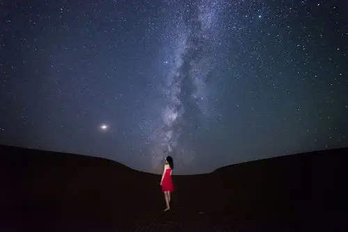 姑娘,星空是我们遥远的故乡