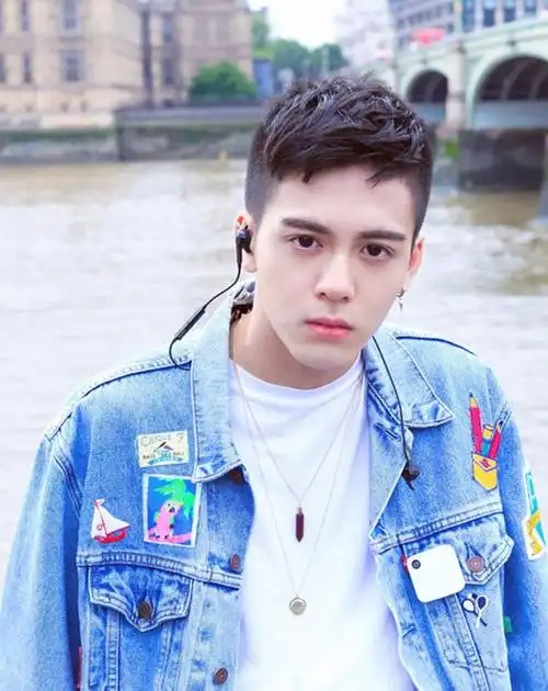 曾舜晞街拍图片唐三十六化身可爱男生810