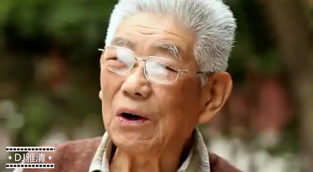 1956年,八一厂演员剧团成立,从各部队文工团抽调优秀演员,31岁的刘秉