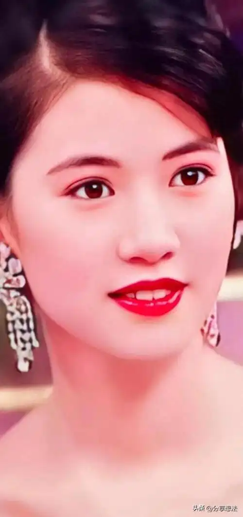 袁咏仪明星壁纸3