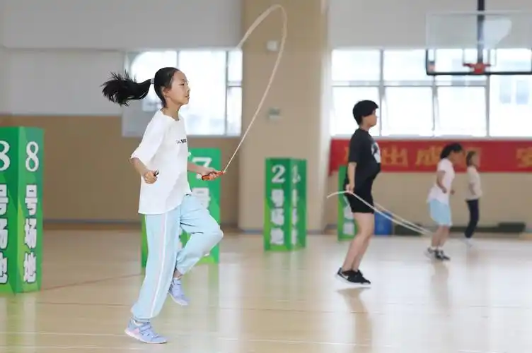 儿童跳绳比赛.图据视觉中国