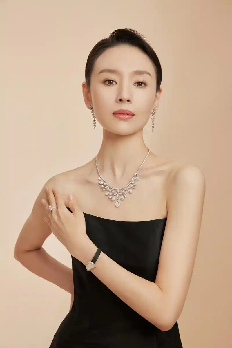 明星生图大赏# 董洁这状态太好了,越活越年轻啦.