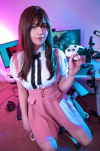 lol女装大佬sneaky新照穿粉色衣裙持手柄俏皮可爱