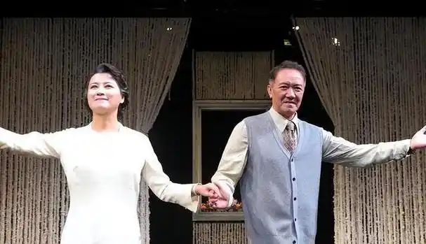 登上航母拍戏?央视又上军旅剧,李幼斌朱亚文联手,值得熬夜狂追