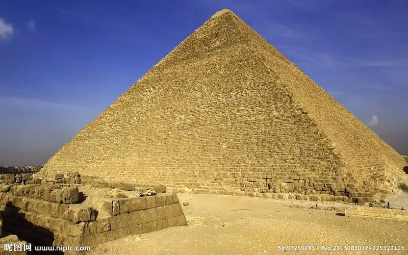 金字塔图片