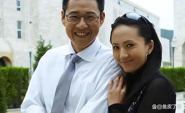 结婚29年未生子女,却依旧被张丰毅宠成宝,霍凡到底有啥魅力?