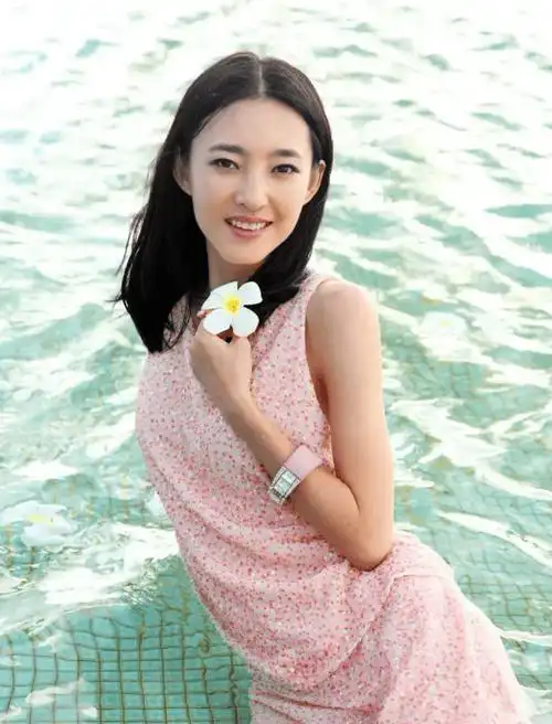 王丽坤与他同居8年,把最好的青春都给了他,他却转身娶了别人