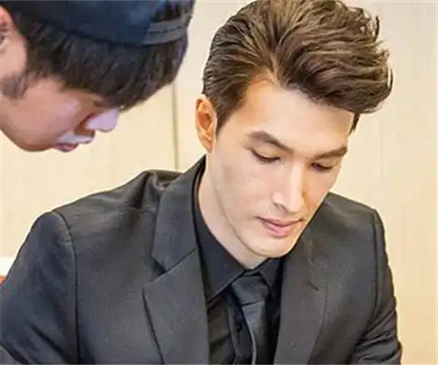 图锦荣在小时代演谁接棒凤小岳出演新宫洺