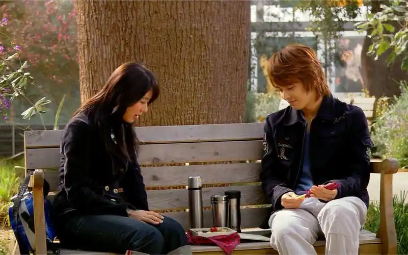 【宫/我的野蛮王妃】彩静和律去看瓶木树