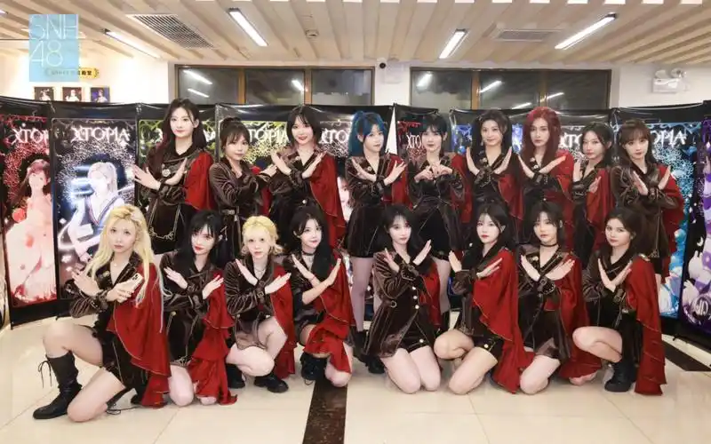 snh48 team x《艾克斯的神迹》八周年庆特别公演→易拉宝存档