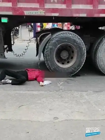 潮汕一女子头部被碾导致当场身亡!|车祸|大货车_网易订阅