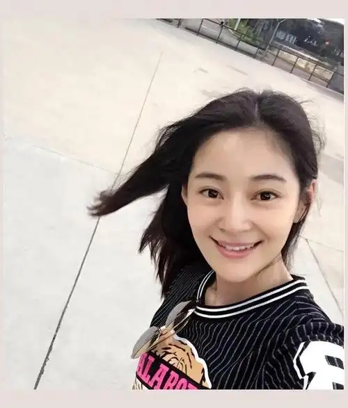 王媛可倒追5年嫁帅夫,双胞胎宝宝幸福满堂