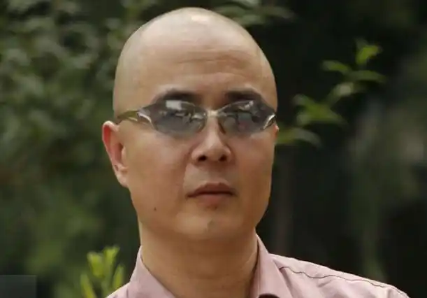 3月2日,网上曝光了一组唐僧的扮演者徐少华的近照.