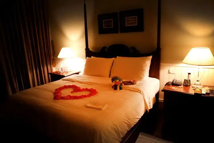 夜床已经开好,因为订房时就说我们是蜜月,所以酒店还给了额外的布置