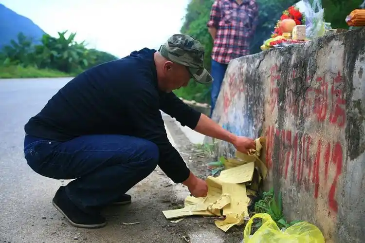 (原创)为烈士"洗澡"的英雄重返战地清洗站 - 老山魂 - shizhengde 的