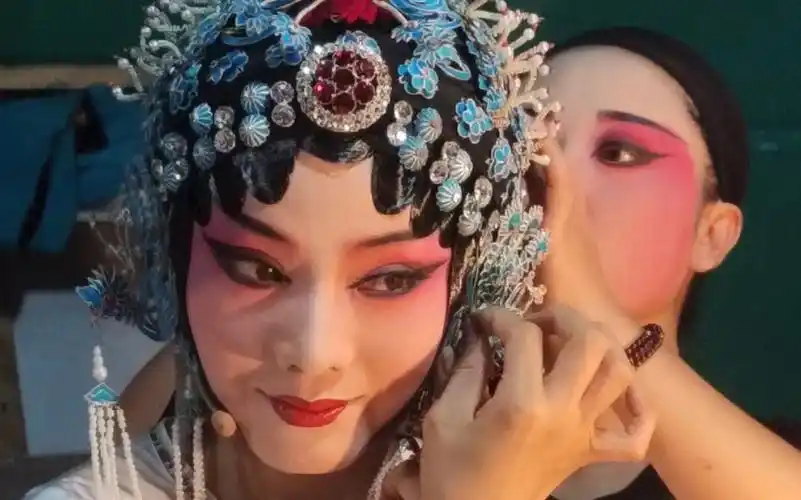 【戏妆】晋剧演员郑芳芳《淘金案》化妆视频_哔哩哔哩_bilibili