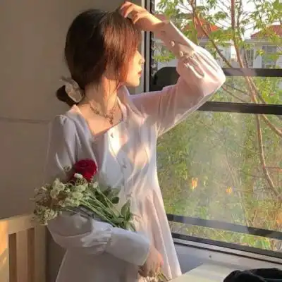 【白色系女头】喜欢就别克制爱意_女生头像_我要个性网