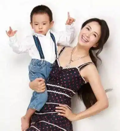 于和伟与妻子宋林静28年恩爱如初,网友:与杨童舒傻傻分不清楚