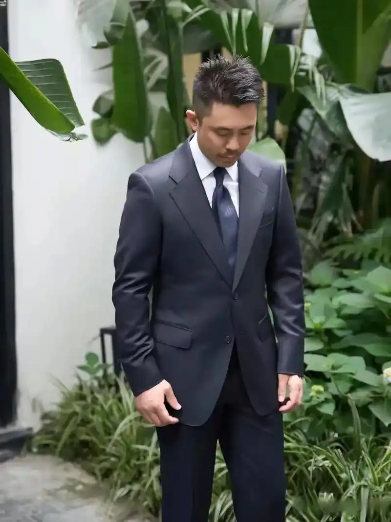 三年前西装革履 西装盤 酷炫狂拽大帅哥