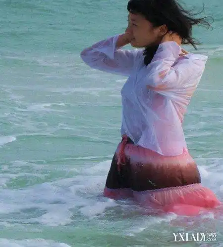 【图】代乐乐性感照大曝光 与编剧俞白眉"三无"结婚