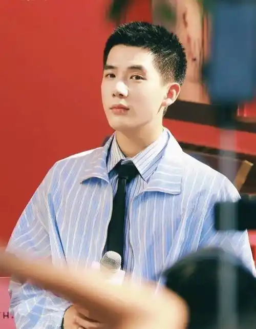 原创明星剪寸头最考验颜值颜值不高不敢剪肖战李现龚俊颜值变化大