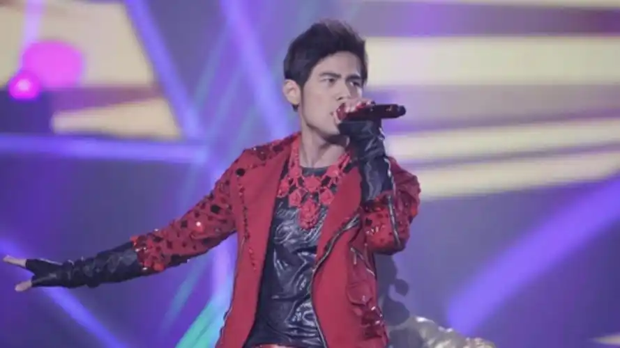 周杰伦的几次春晚,每次都是神级一般的现场,你最喜欢哪场#虎力全开闹