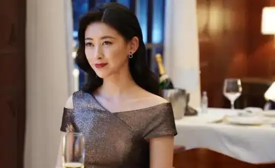 顶级名媛朱珠:为何甩掉法拉利老板,下嫁"凤凰男"?